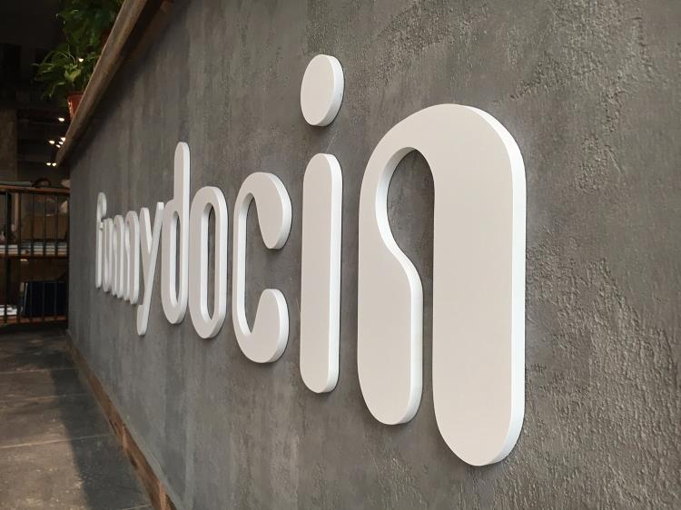 深圳烤漆字背景墙制作设计安装一站式服务